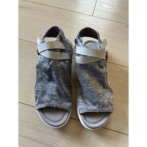 Blowfish Malibu B1011 Womens Grey Heather Peep Toe Platform Sandals Size 9